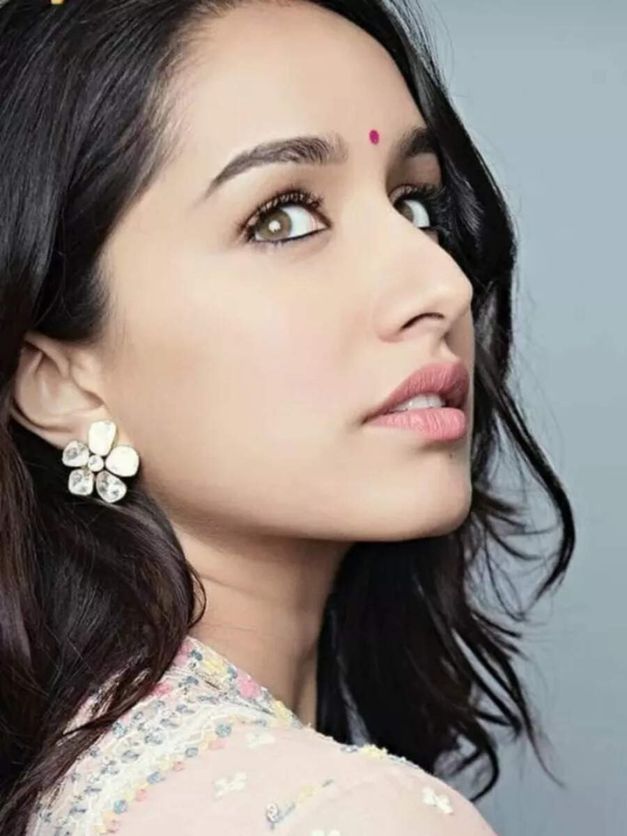 Bindi styles to steal from Bollywood divas | Times of India