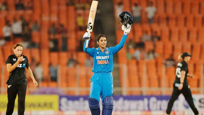 Smriti Mandhana hits century as India seal series with six-wicket victory against New Zealand