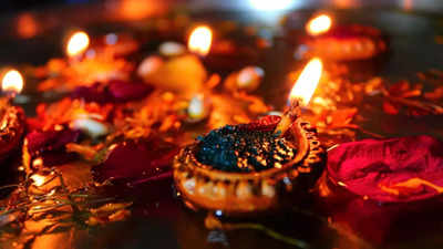 Happy Choti Diwali 2024: Share heartwarming wishes, messages, stunning images, thoughtful quotes and greetings