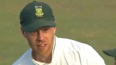 10 runs after 1 delivery! Bizarre moment in Bangladesh vs South Africa 2nd Test goes viral. Watch