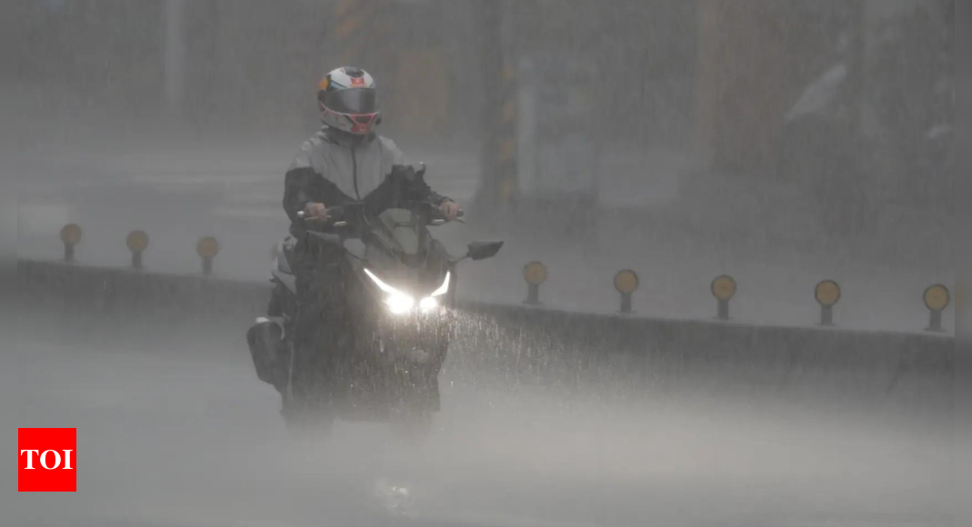 Super Typhoon Kong-rey makes landfall in Taiwan, strongest storm in decades – Times of India