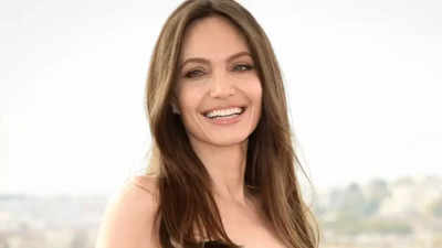 Angelina Jolie fears of getting hurt and thus, she is single: Report