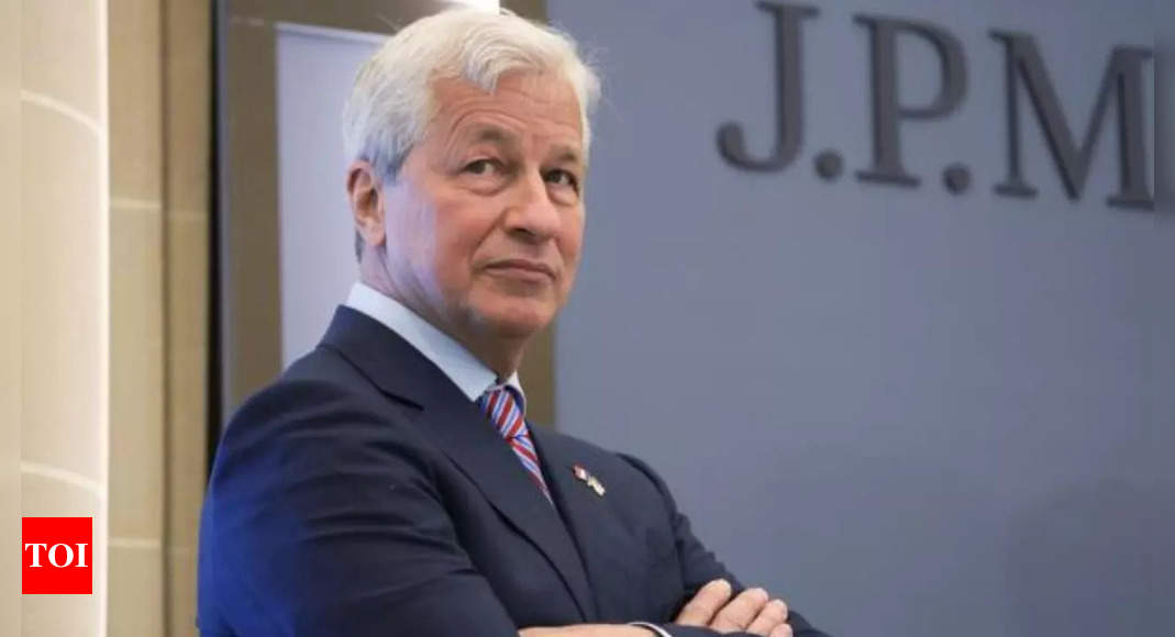 CEO of US’ largest bank JPMorgan CEO says ‘it’s time to fight back as things are becoming …’ – Times of India