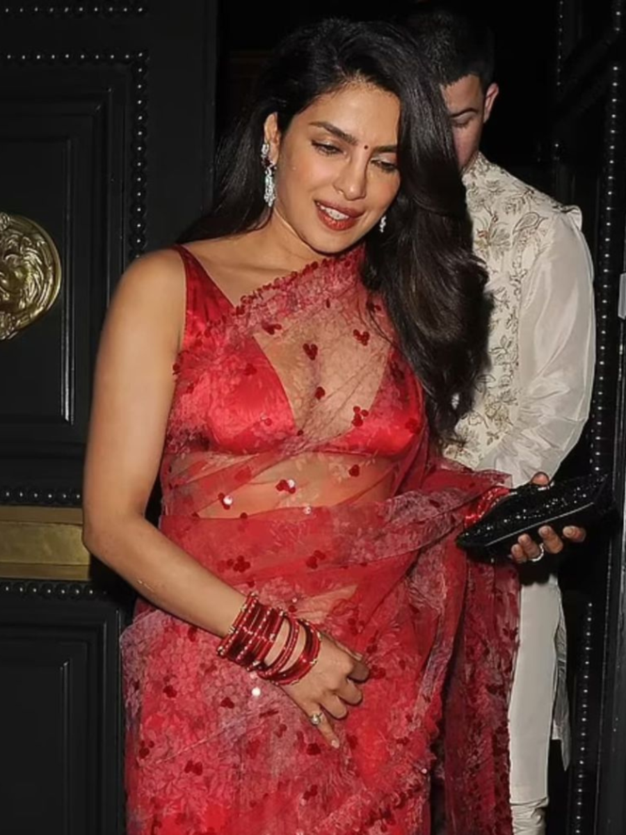 How Bollywood Stars Dressed Up For Diwali 2024