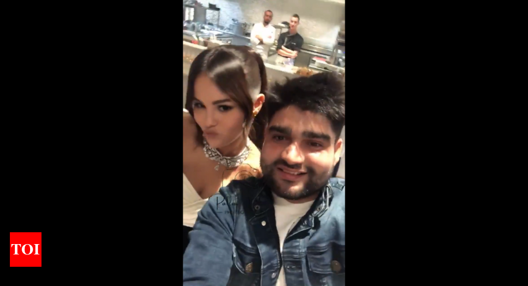 Indian man requests Selena Gomez to say ‘Jai Shree Ram’; see her response – Times of India