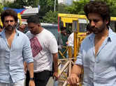 Kartik seeks blessings at Siddhivinayak Temple