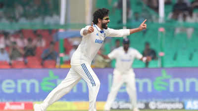 Double-wicket over, twice! Ravindra Jadeja rocks New Zealand