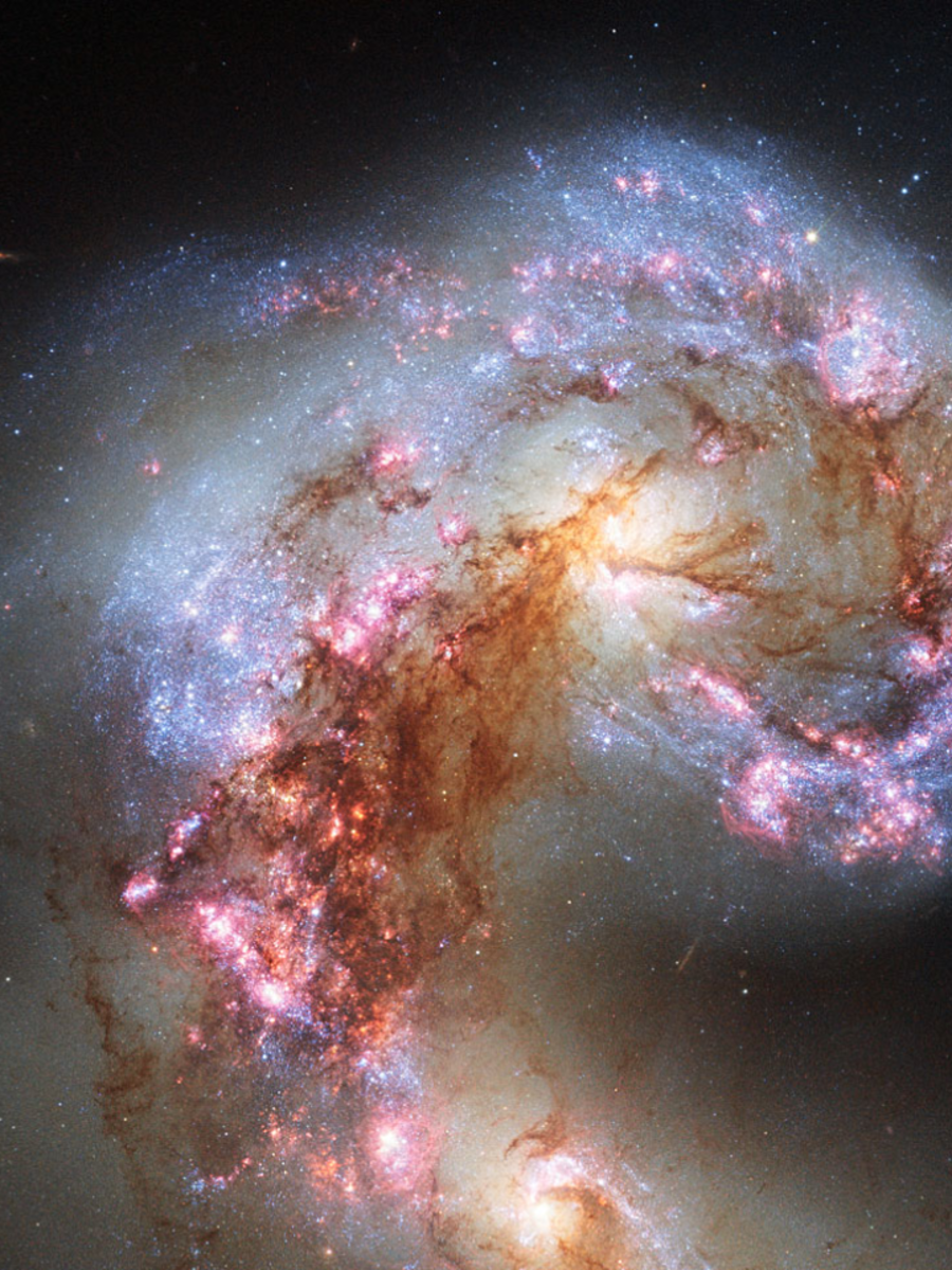 7 Astonishing Images Of Interacting Galaxies Captured By NASA Hubble ...