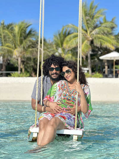 Vasishta and Hariprriya announce pregnancy; expect to be parents in January