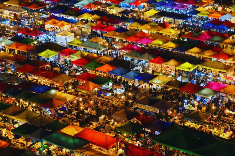 Night markets and street food