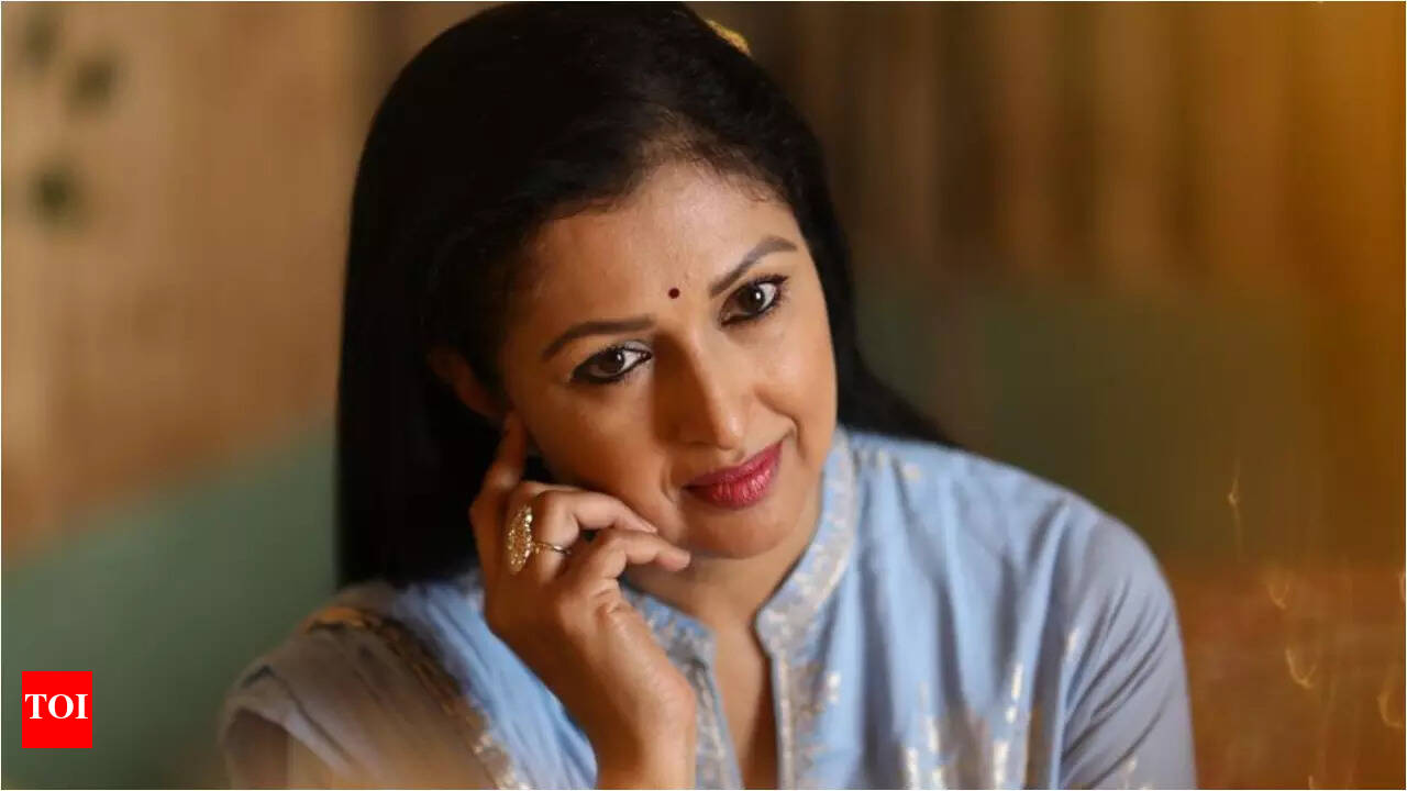 There should be awareness that cancer is a reality: Gautami | Tamil Movie  News - Times of India