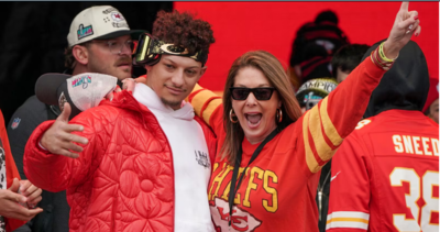 "Randi Mahomes’ Bumpy Flight Sparks Social Media Buzz Despite Patrick’s Jet Connections"