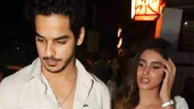 Ishaan Khatter, pris au dépourvu avec sa petite amie présumée Chandni Bainz, demande curieusement aux paparazzi : 