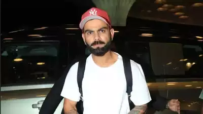 'Family ko rok ke...': Virat Kohli gets snapped with fans at Mumbai airport before leaving for Australia