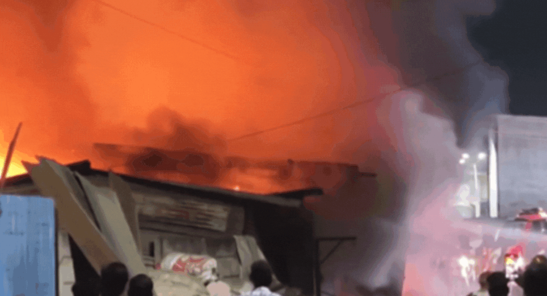 Fire breaks out at scrap warehouse in Maharashtra | Nashik News - Times ...