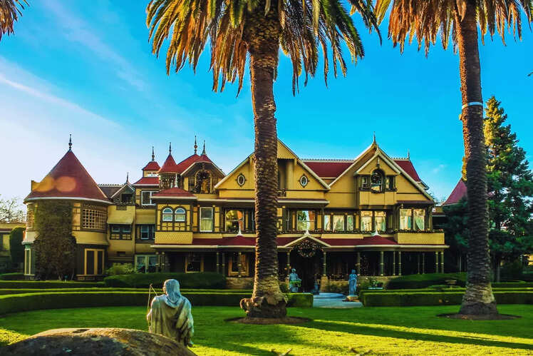 Winchester Mystery House, California, USA