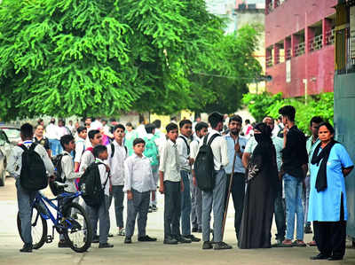 Delhi govt launches new bus routes for schoolchildren and commuters from outer areas