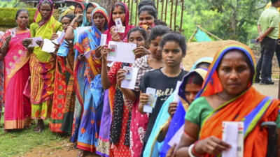 झारखंड चुनाव: बागी से निर्दलीय बने कुछ प्रमुख सीटों पर कैसे खेल बिगाड़ सकते हैं?