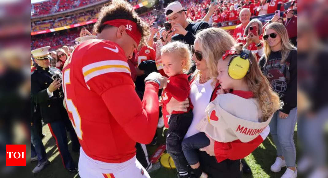 Is Brittany Mahomes’ Erin Andrews Windbreaker the Ultimate Game Day Fashion or a Missed Opportunity? | NFL News – Times of India