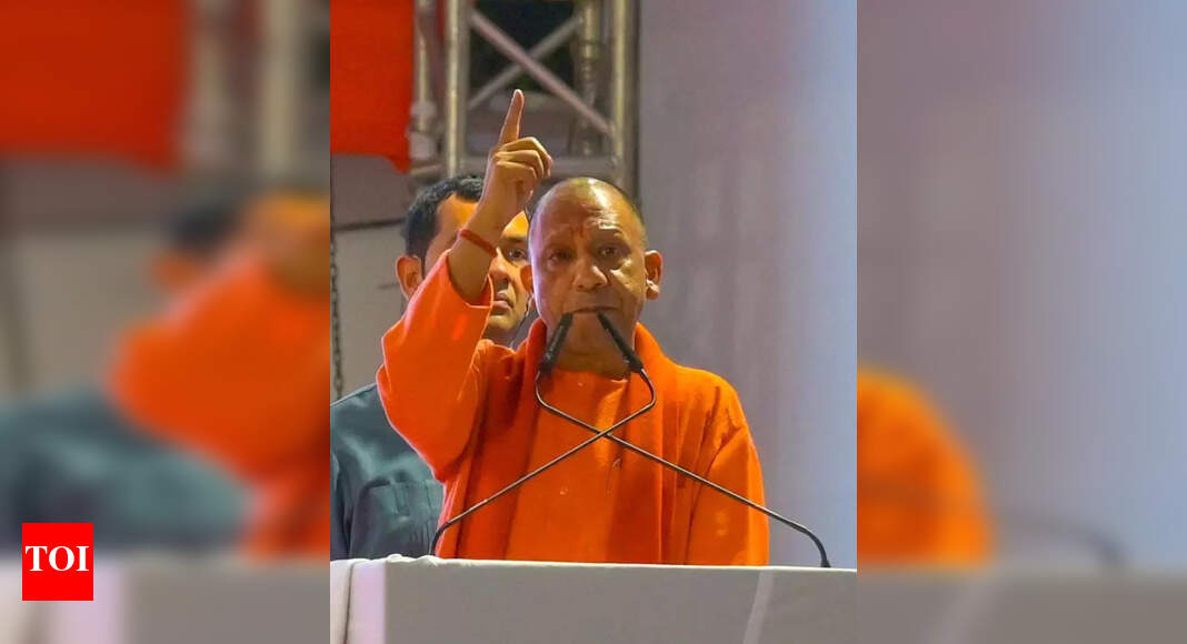 Yogi Adityanath Appeals for Strong BJP Mandate at Nagpur Rally | Nagpur ...