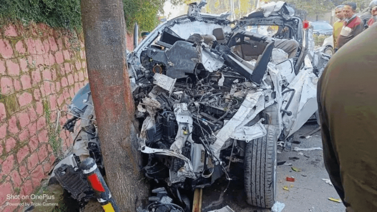 Dehradun bizman flagged highspeed MUV before fatal crash that 