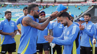 A moment to cherish! Ramandeep Singh gets Team India Cap from Hardik Pandya