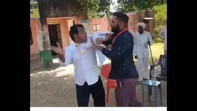 Independent candidate slaps Malpura SDM during poll duty