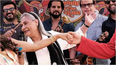 Netizens can't believe it's Jaya Bachchan in 'Dil Ka Darwaaza Khol Na Darling' pics - 'I had to look twice..'