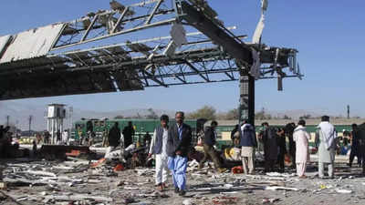 7 killed after car bomb accidently explodes in a former stronghold of the Pakistani Taliban