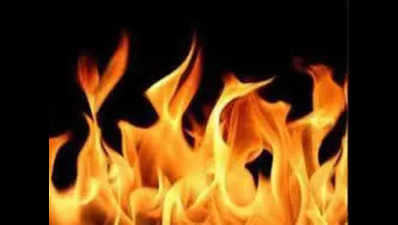 Fire breaks out in temple, priest suffers minor burns