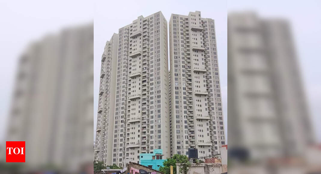 Real Estate Developer Refunds Paikpara Couple After Failing to Deliver Plots | Kolkata News