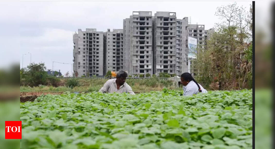 Farmers Protest Against Government Land Acquisition in Hyderabad's Real Estate Boom | Hyderabad News