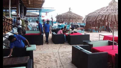 Cops tell shack staff to wear ID cards, uniforms