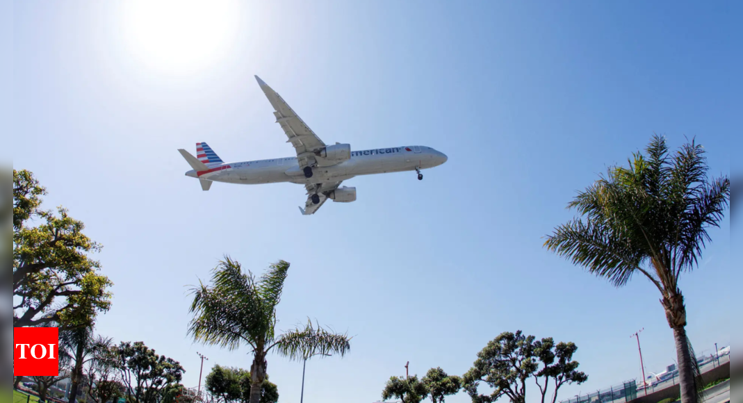 Close call in Hawaii: American Airlines flight narrowly escapes collision with mountains – Times of India