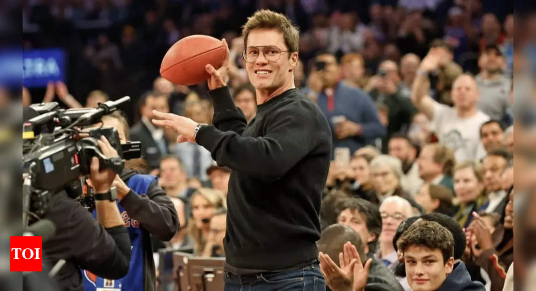 Tom Brady Booed at Madison Square Garden Before Week 11 NFL Broadcast