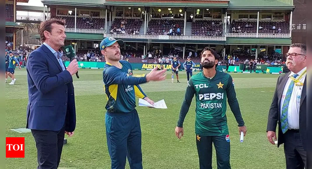 Australia 100/5 in 13.1 Overs | Australia vs Pakistan, 2nd T20I Live Score: Australia opt to bat against Pakistan  – The Times of India