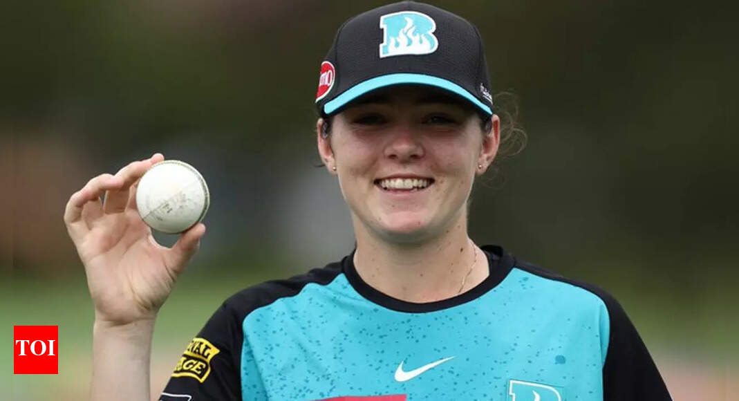 Hamilton becomes youngest bowler to take five-wicket haul in WBBL history