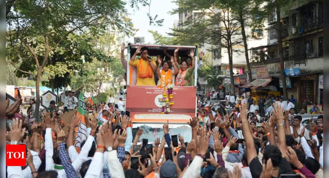 Maharashtra polls: BJP MP Ravi Kishan campaigns for Sulabha Gaikwad in Kalyan East