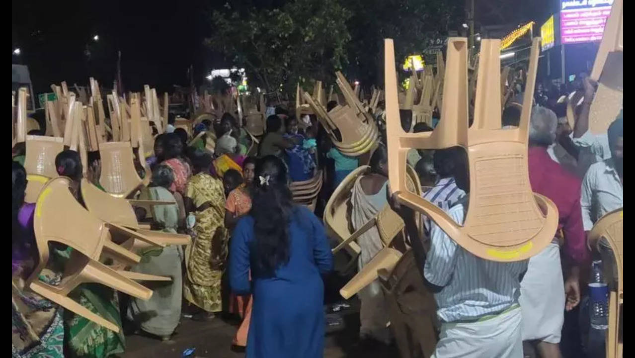 AIADMK Meeting in Tirupur Attracts Crowd with Free Chairs | - Times of India