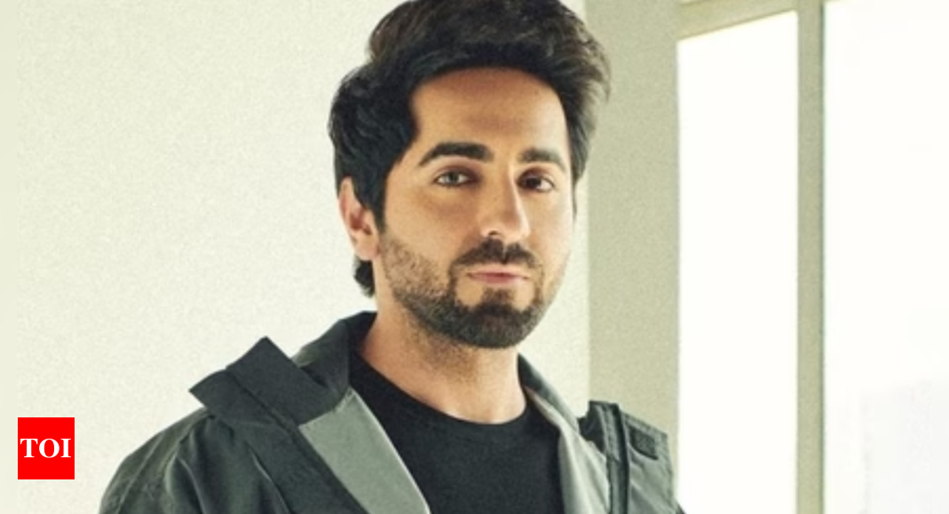 Ayushmann Khurrana halts a NYC concert after a fan throws dollars; encourages charity instead