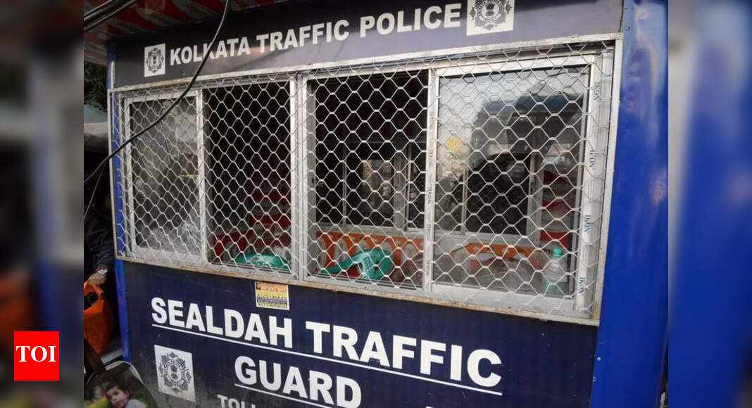 1 held for damaging police kiosk, obstructing cops amid public dispute