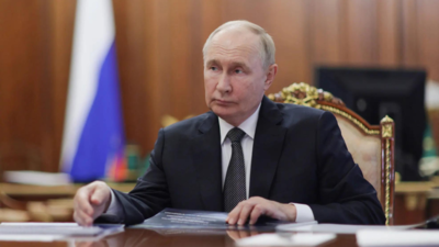 Putin lowers Russia threshold for using nuclear weapons