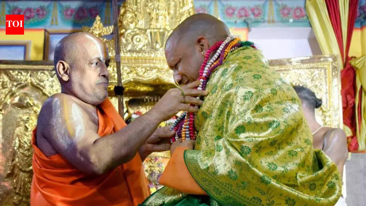 Yogi Adityanath: Unity Could Have Prevented Slavery in India 500 Years ...