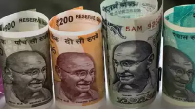 Rupee falls to new low against dollar on foreign fund outflows