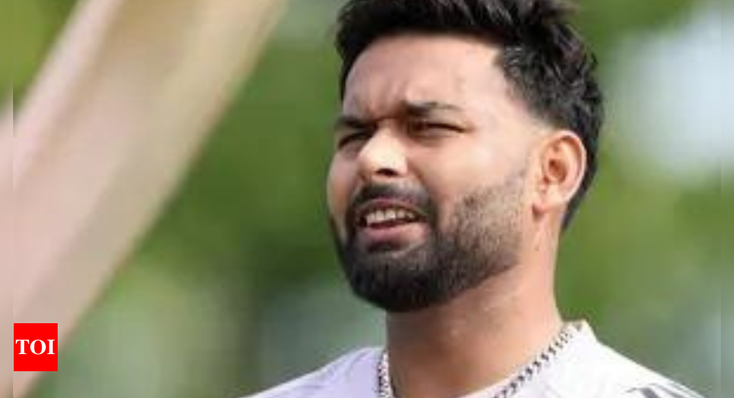 Meet IPL star Rishabh Pant’s family: A look at his support system – Times of India