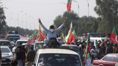 Protests by ex-PM Imran Khan's party cost Pakistan's economy PKR 2 billion