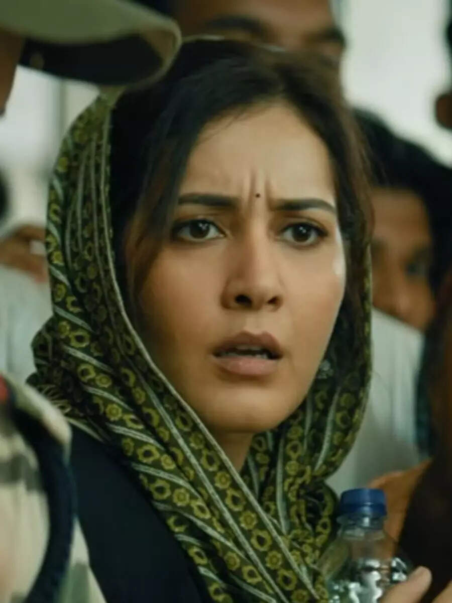 Bollywood's Fierce On-Screen Journalists: Kareena Kapoor To Raashii Khanna