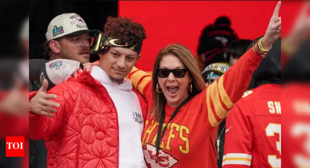 Patrick Mahomes skips thanksgiving tradition as Mom Randi celebrates ...