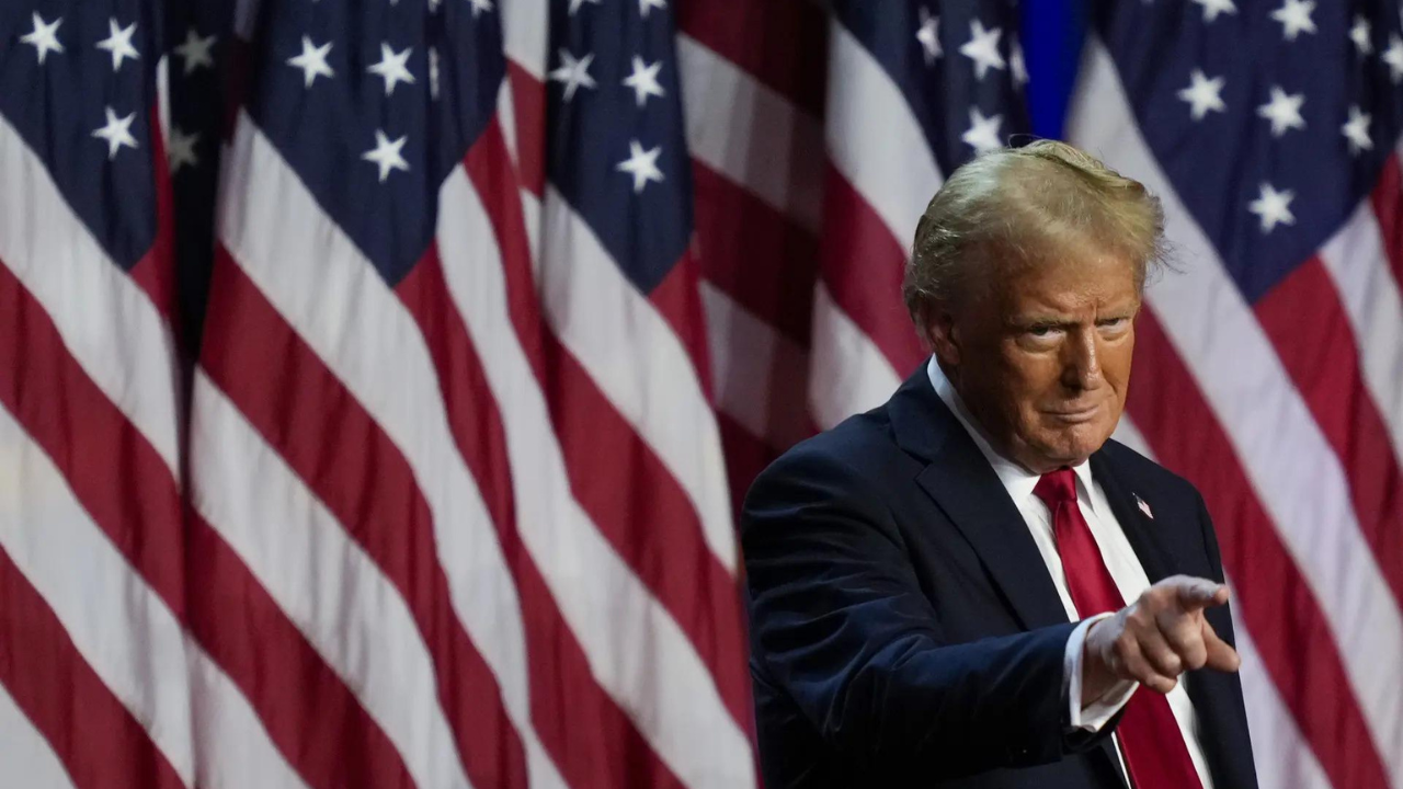 Donald Trump: Jack Smith files motion to dismiss Jan 6 case against ...