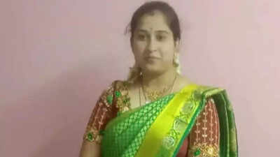 Bengaluru Woman Death: Woman found dead in bathroom with marks on ...